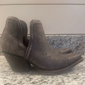 Ariat Dixon Western Bootie distressed black